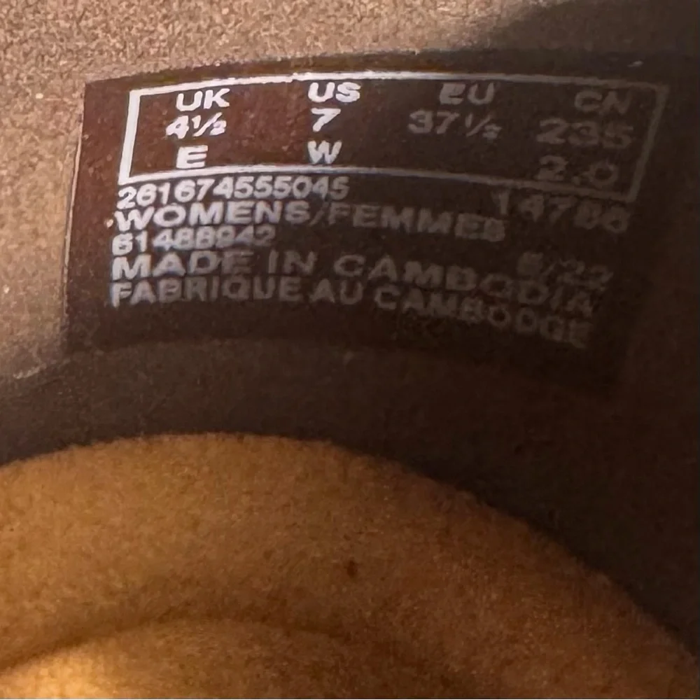 Clarks Women’s Calla Style Lug Sole‎ Slip On Shoes Size 7